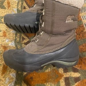 Sorel winter boots  make me a offer i can not refuse
